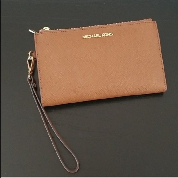 Michael Kors Jet Set Travel Dbl Zip Wristlet - Picture 5 of 6